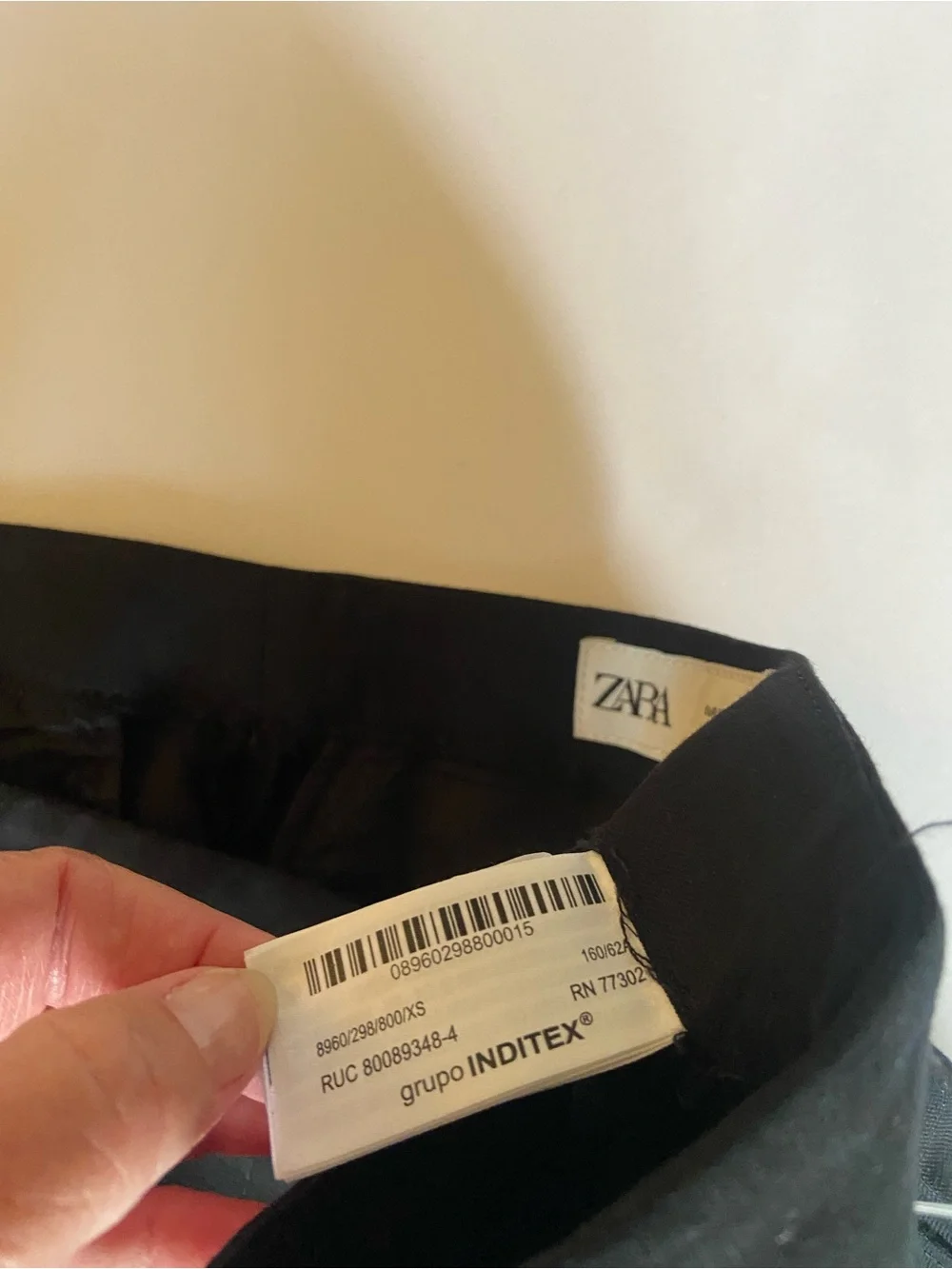 Zara black capri